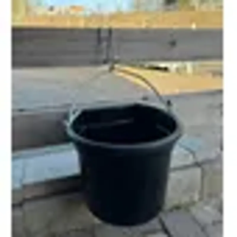 Holder til vannbøtte